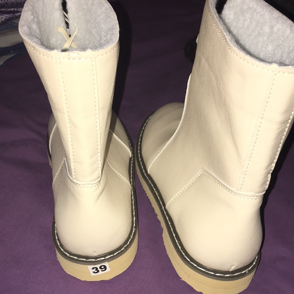 Very cute slip-on boots - Picture 6 of 6